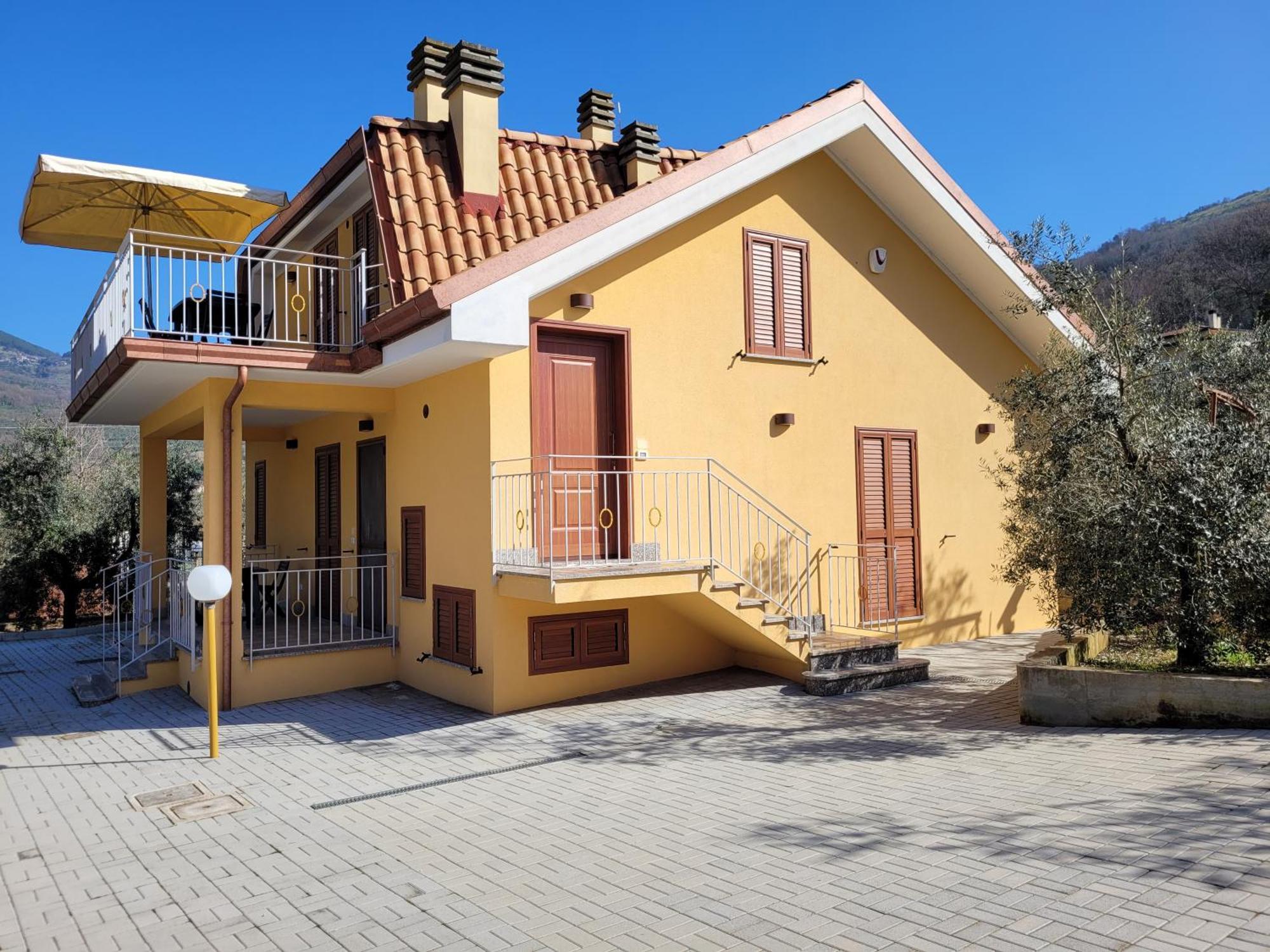 Alloggio Turistico Magnifico Alessandro Valle Bernardo 04025 Lenola Lt Cir 19063 Nei Pressi Di 04022 Fondi Lt מראה חיצוני תמונה