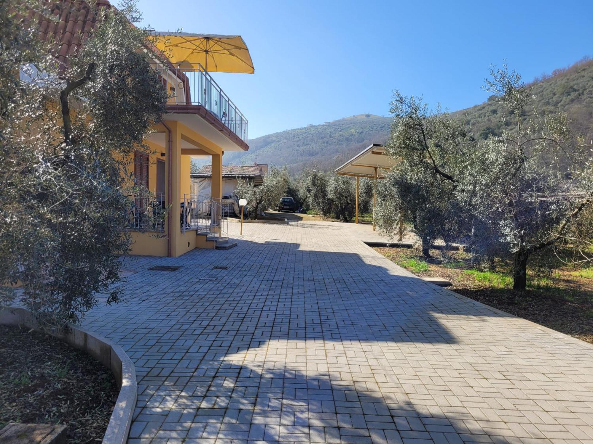 Alloggio Turistico Magnifico Alessandro Valle Bernardo 04025 Lenola Lt Cir 19063 Nei Pressi Di 04022 Fondi Lt מראה חיצוני תמונה