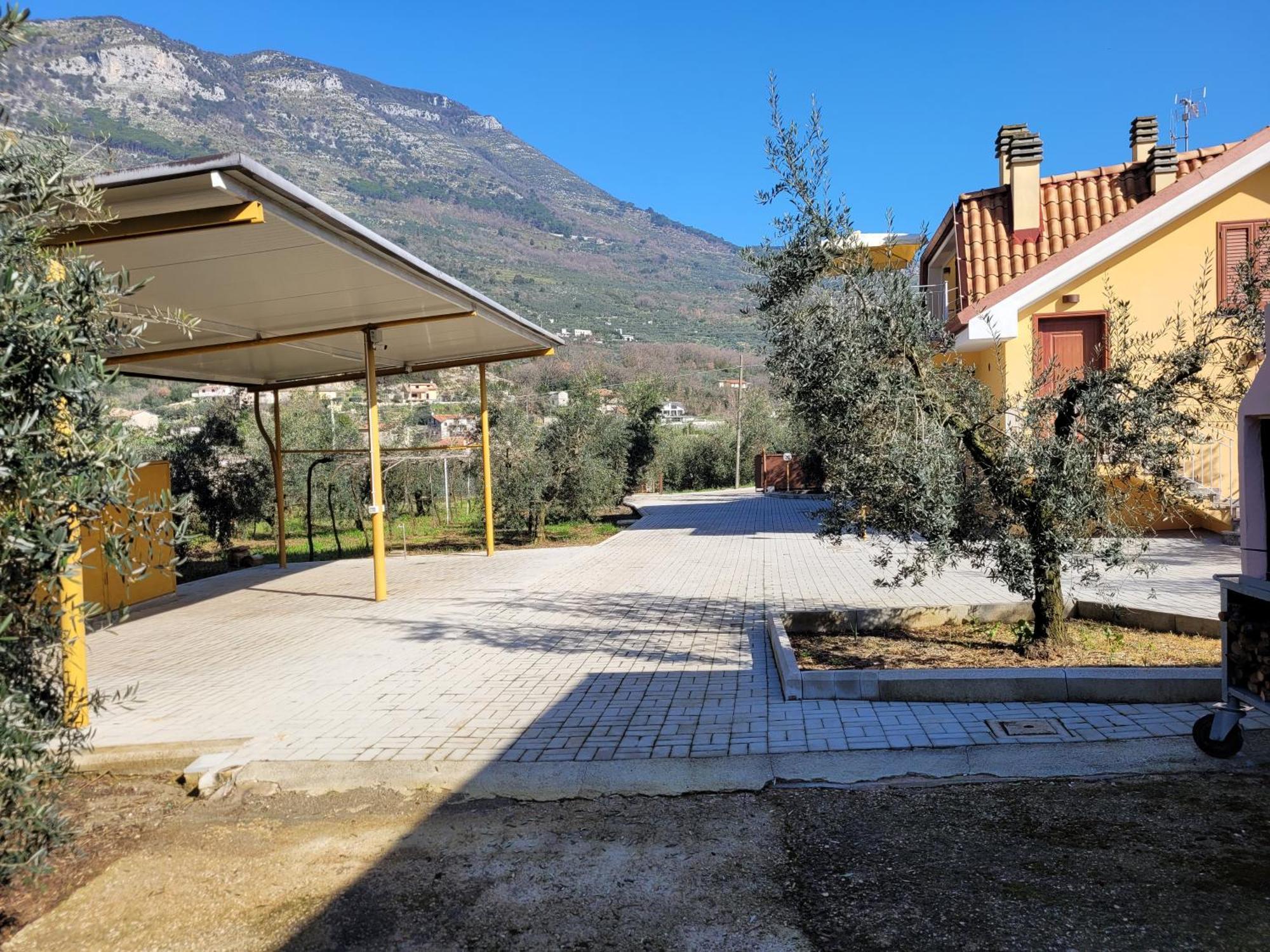 Alloggio Turistico Magnifico Alessandro Valle Bernardo 04025 Lenola Lt Cir 19063 Nei Pressi Di 04022 Fondi Lt מראה חיצוני תמונה