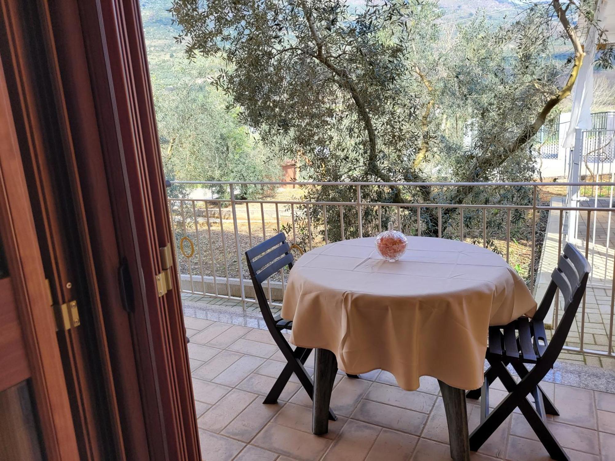 Alloggio Turistico Magnifico Alessandro Valle Bernardo 04025 Lenola Lt Cir 19063 Nei Pressi Di 04022 Fondi Lt מראה חיצוני תמונה