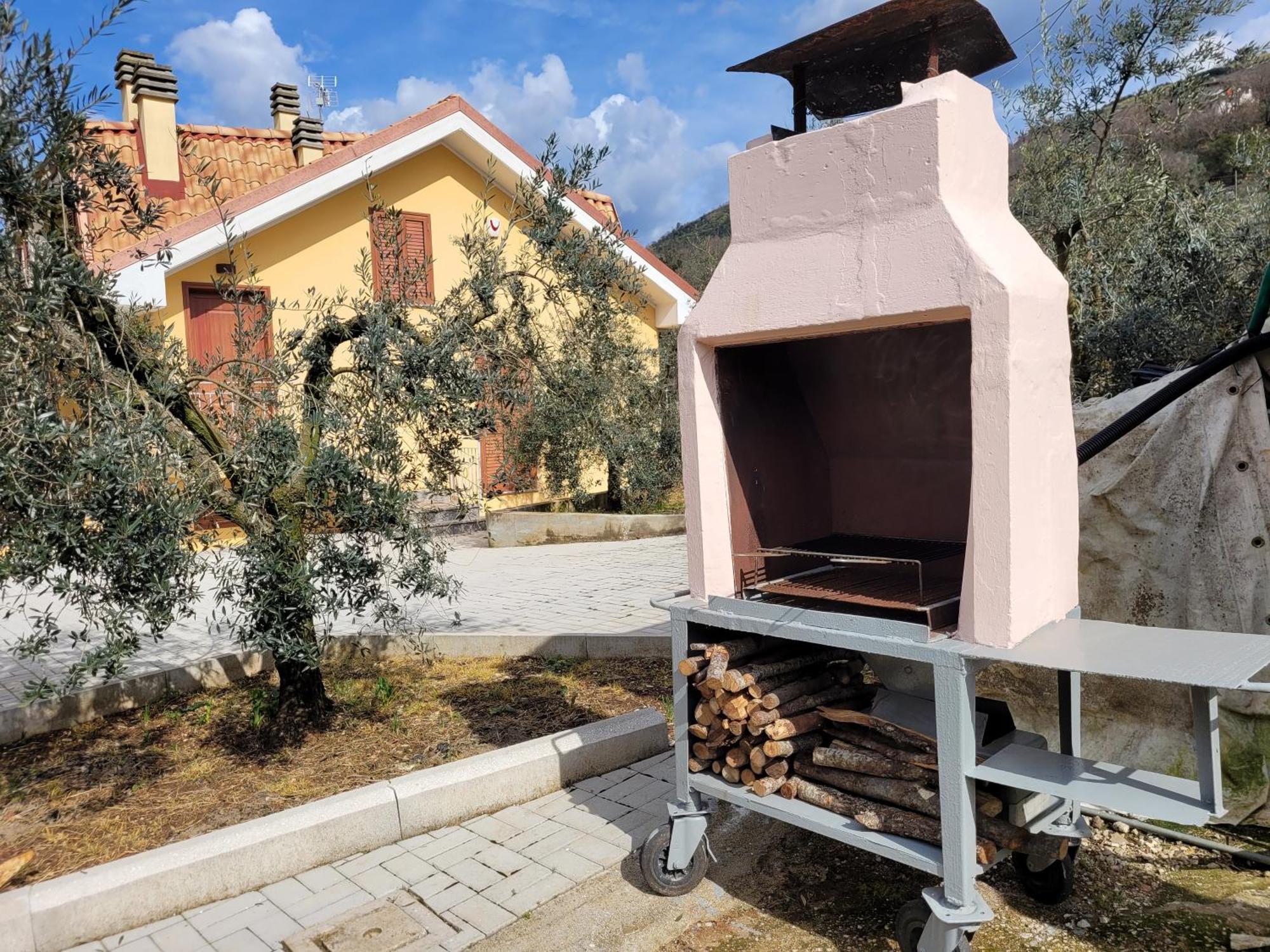 Alloggio Turistico Magnifico Alessandro Valle Bernardo 04025 Lenola Lt Cir 19063 Nei Pressi Di 04022 Fondi Lt מראה חיצוני תמונה