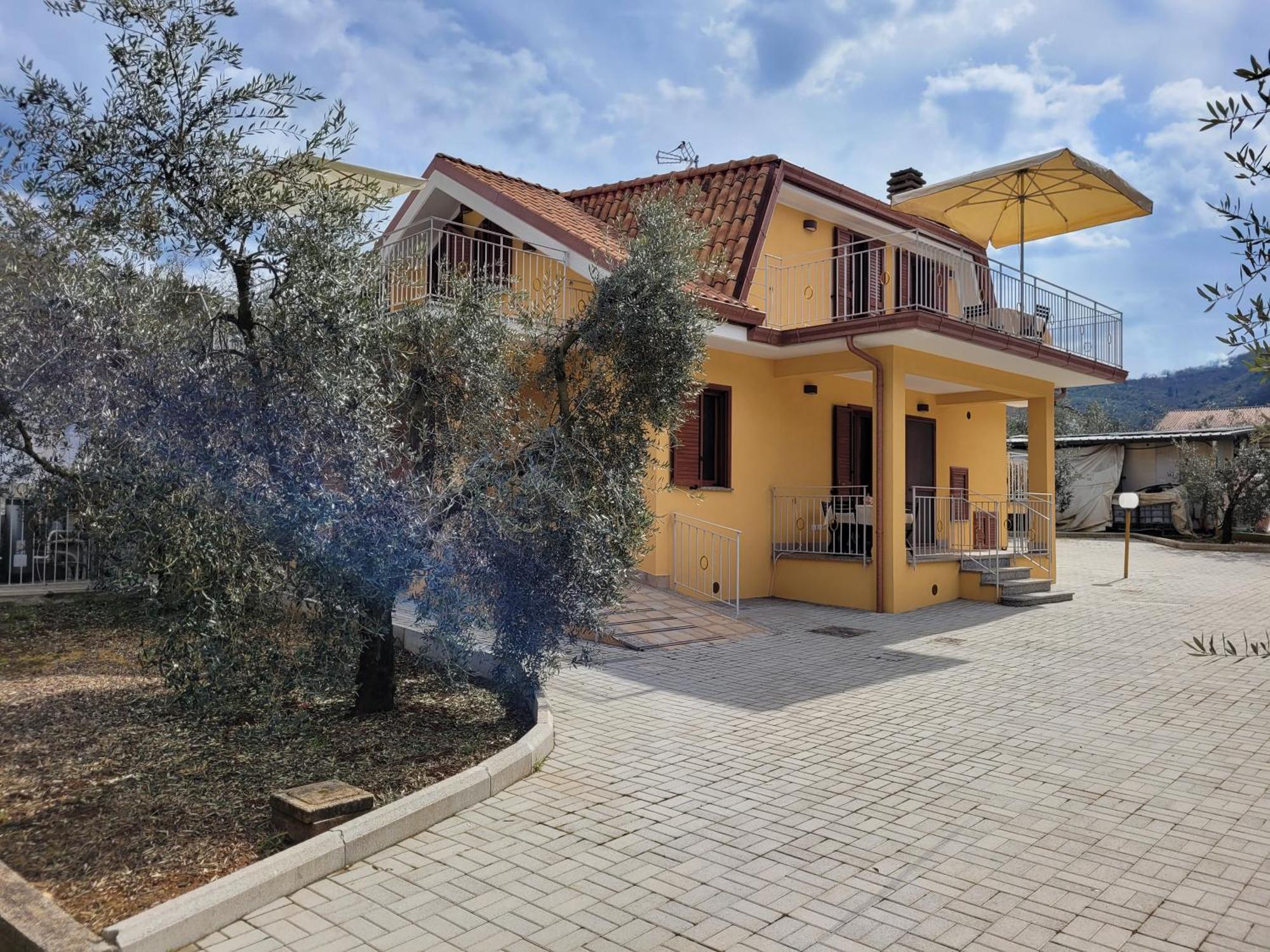 Alloggio Turistico Magnifico Alessandro Valle Bernardo 04025 Lenola Lt Cir 19063 Nei Pressi Di 04022 Fondi Lt מראה חיצוני תמונה